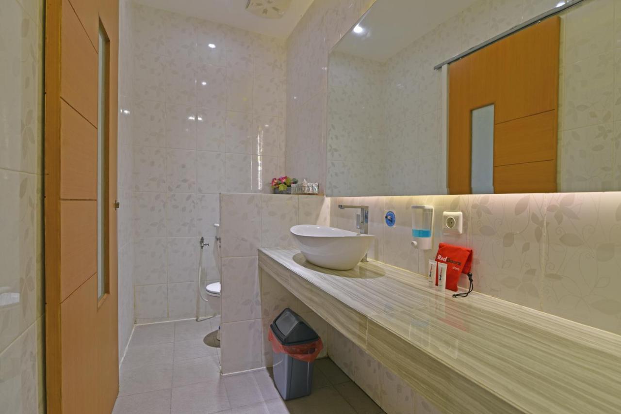 Reddoorz Plus @ Mahendradatta Denpasar 外观 照片